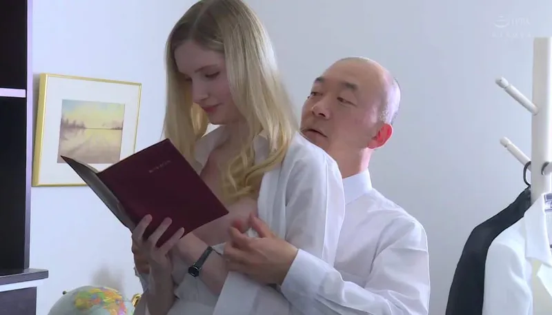 Bà xã chấp nhận làm cô bạn gái cho đối tác của ông chồng để trả nợ