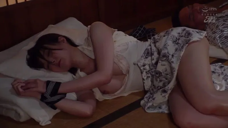 Xin anh xã đi công việc với cấp trên, nữ nhân viên rơi vào kế hoạch của ông cấp trên biến thái