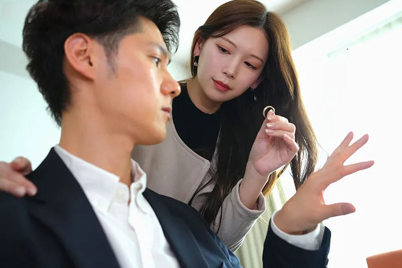 Vợ yêu đi đi chơi, ông xã ở nhà bị nhỏ em cô vợ gạ xoạc không trượt phát nào